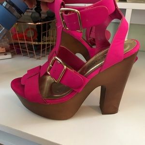 Women’s sandal heel